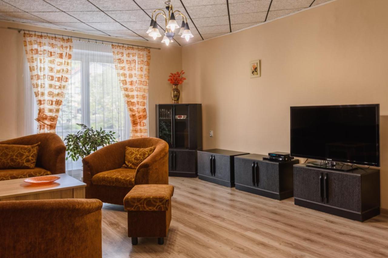 Bešeňová Apartman Elegant 2 מראה חיצוני תמונה