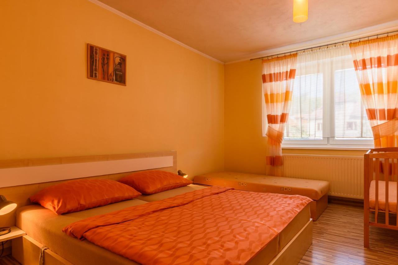 Bešeňová Apartman Elegant 2 מראה חיצוני תמונה