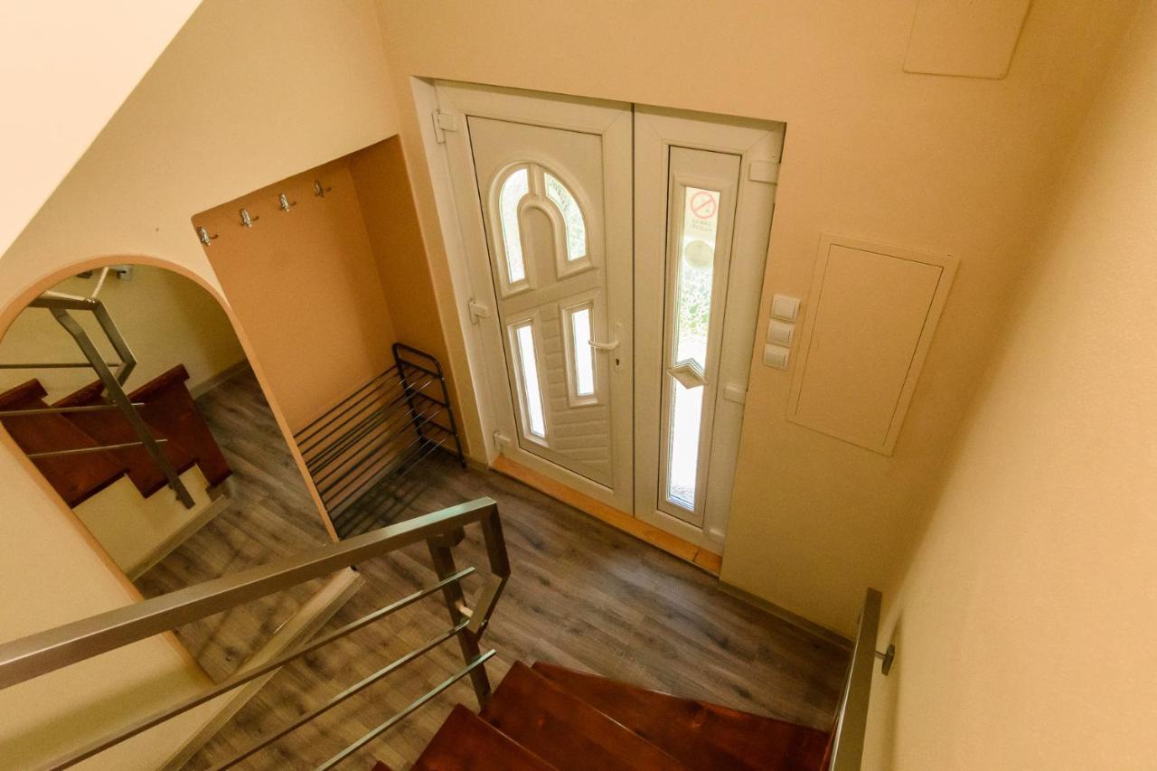 Bešeňová Apartman Elegant 2 מראה חיצוני תמונה
